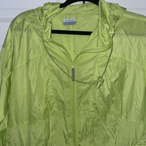 Columbia lightweight windbreaker  - Picture 1 of 9